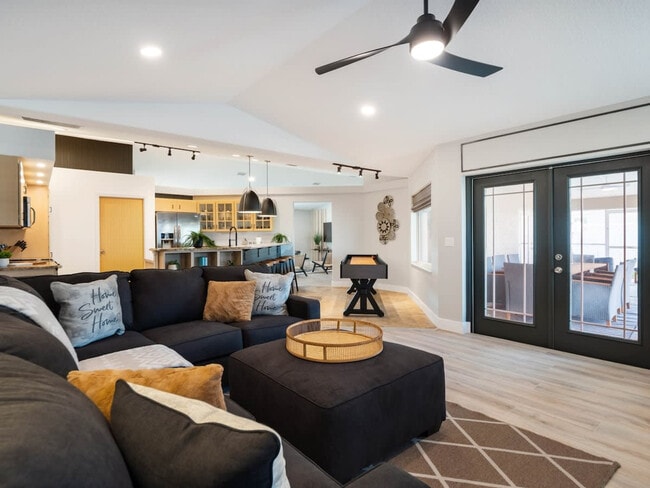 Photo - 6 Clinton Ct N Unidad ID1261622P