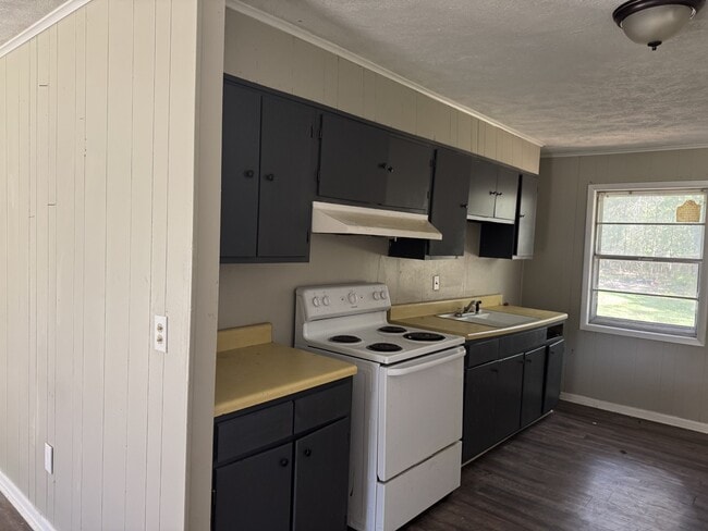 Photo - 846 Fernwood St
