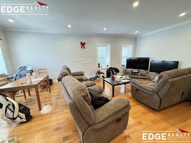 Photo - 18 Bothwell Rd Unit 1