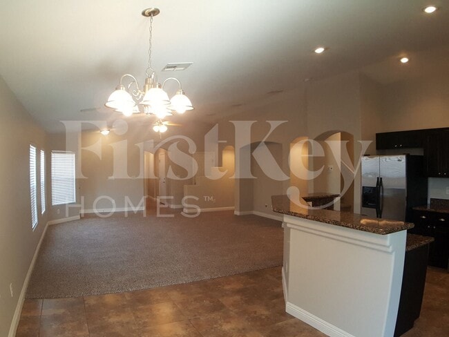 Photo - 5728 Hornbrook St