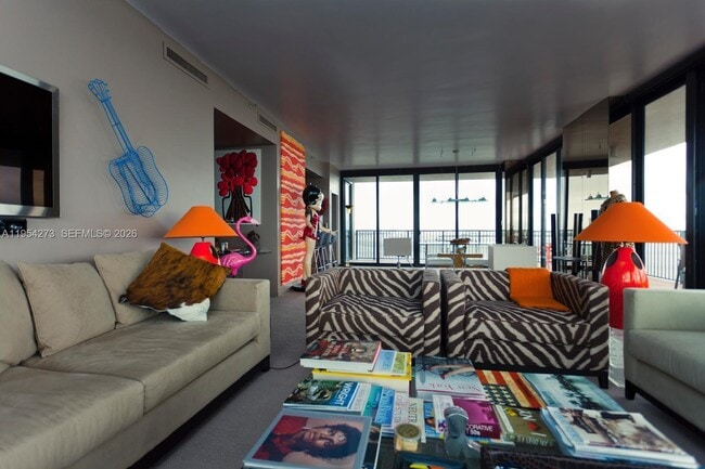 Photo - 1000 Venetian Way Unidad 1501