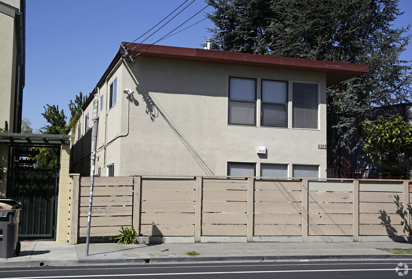 Photo - 6563 Shattuck Ave Apartments