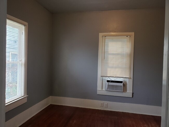 Photo - 823 Avenue K