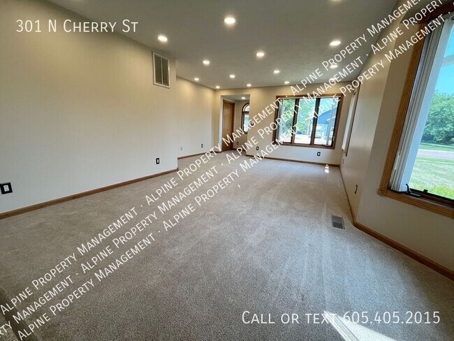 301 N Cherry St