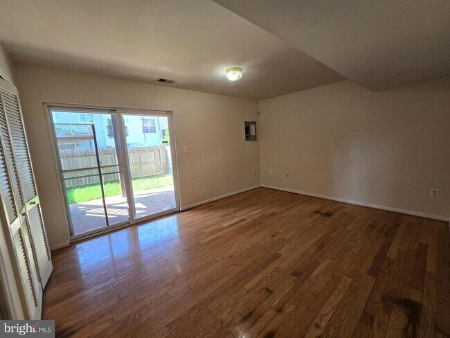 Photo - 6186 Library Ln