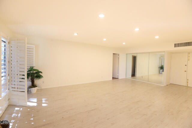 Photo - 1127 E Del Mar Blvd Unidad 429