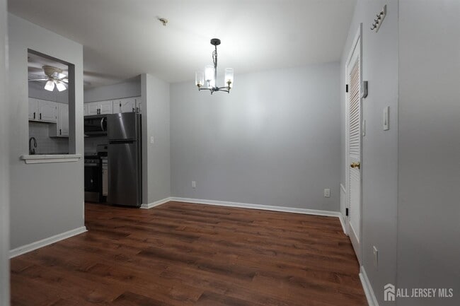 Photo - 421 Waterford Dr