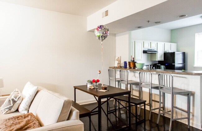 Photo - 501 N Walnut