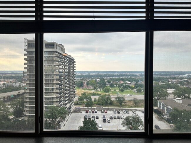Photo - 600 E 8th St Condo Unit 10H