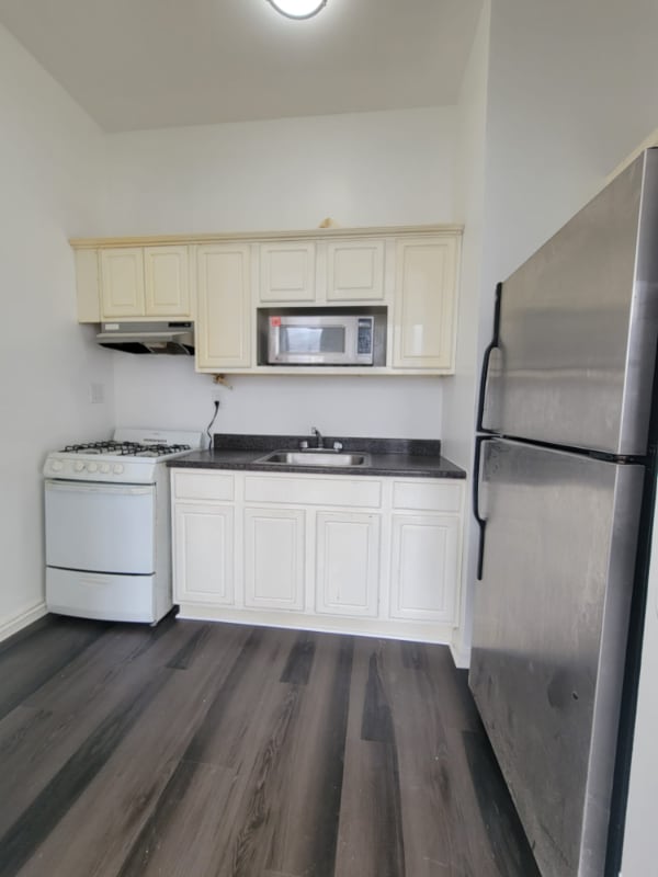 13 Bleecker St Unit 2F