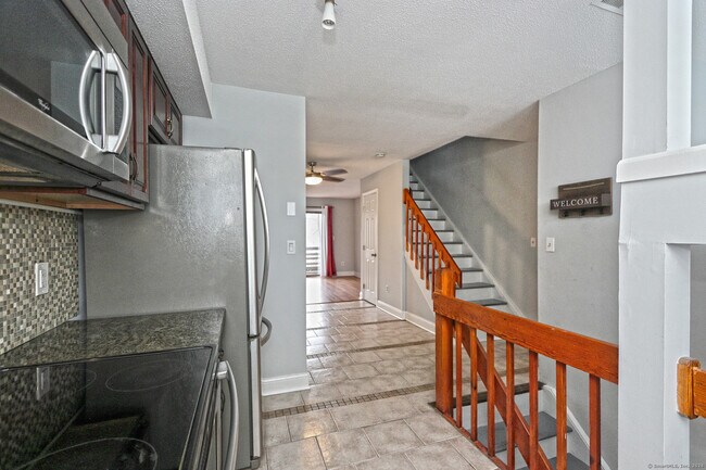 Photo - 40 Crest St Unit APT 5