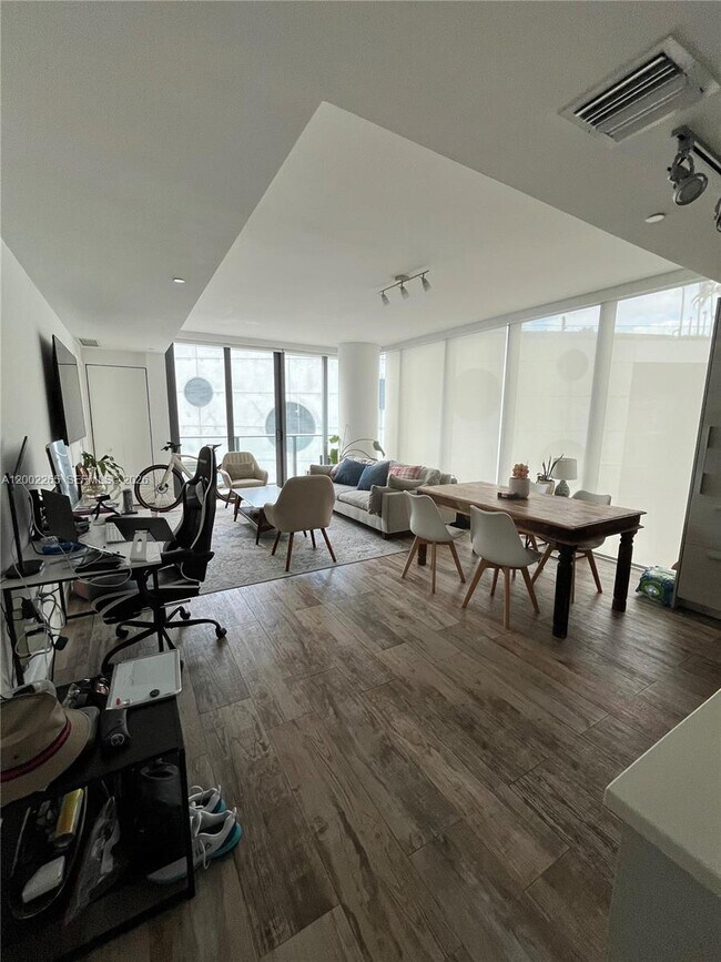 Photo - 650 NE 32nd St Unit 608