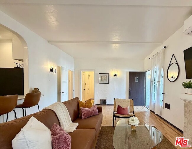 Building Photo - 854 4th St