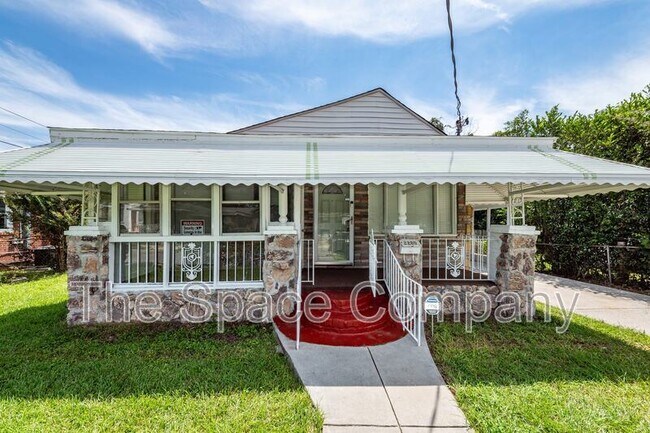 Building Photo - 2209 Fillmore St