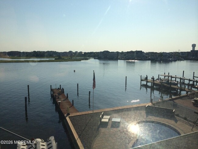 34 Harborside Dr E