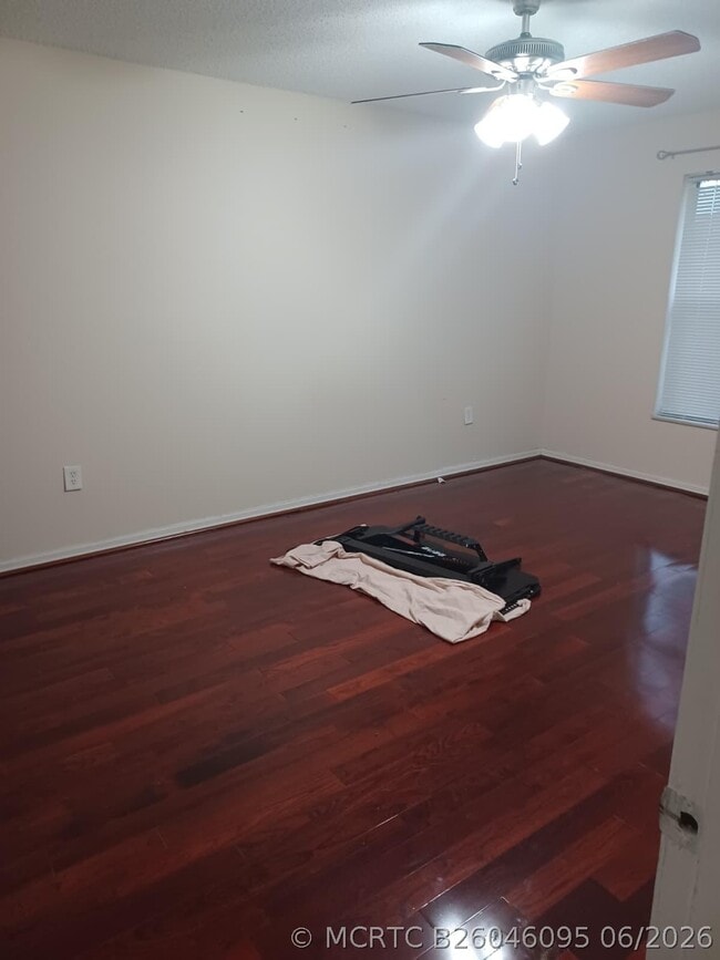 Photo - 407 Executive Center Dr Unit 203