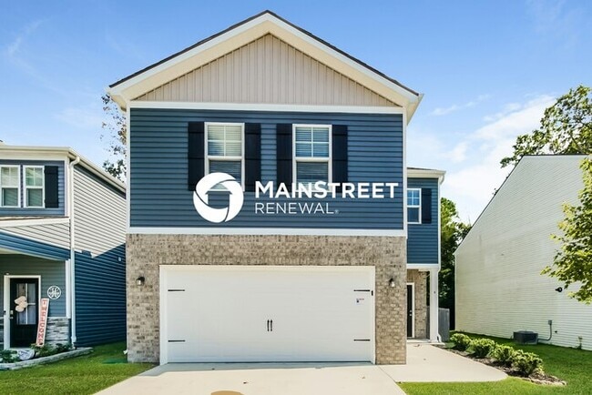 4 Bedroom Pet-Friendly Home in Clinton, TN with Main Street Renewal