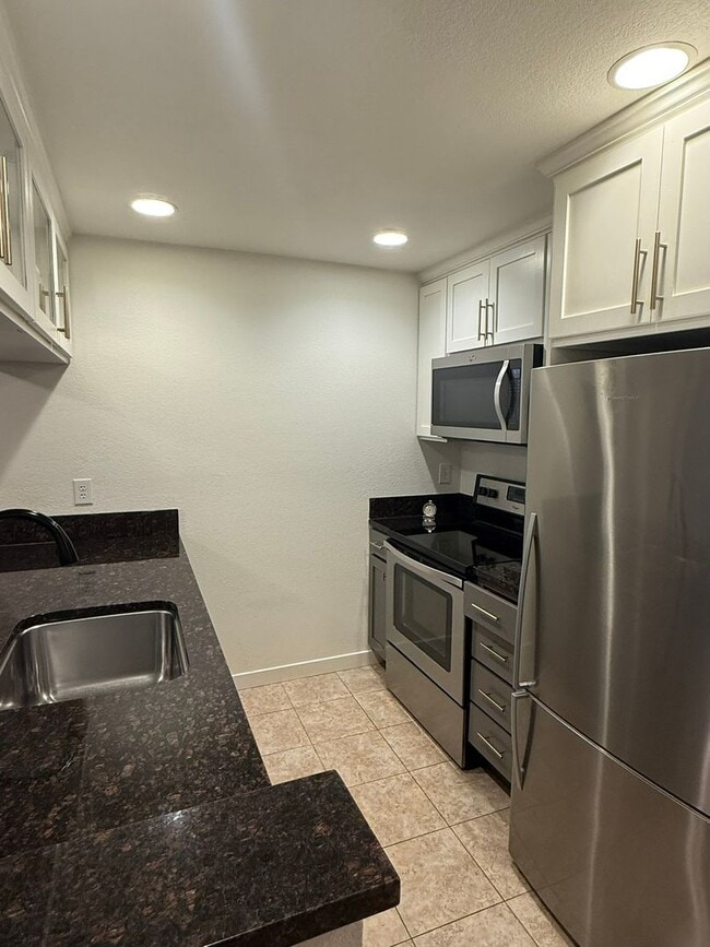 Photo - 2Bd/2.5Ba Kirkland Condo Unit 10160