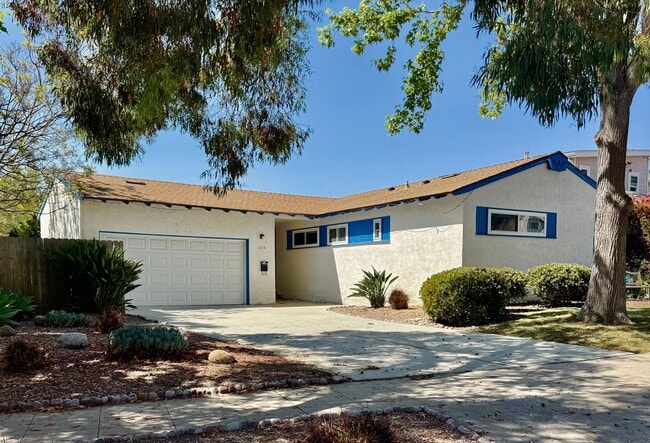 Photo - 4 Bed 2 Bath Home with Large Yard in Pacific Beach!