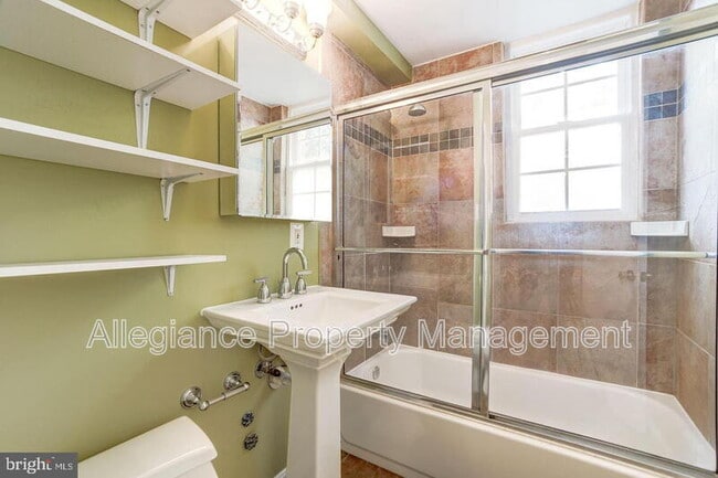 Photo - 1909 Key Blvd