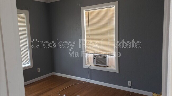 Photo - 461 E 9th St Unit 461