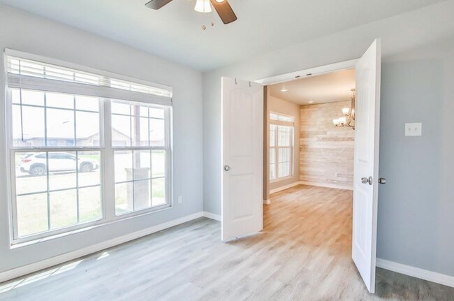 Photo - 8810 16th St