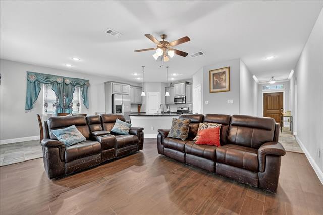 7815 Cottonwood Dr