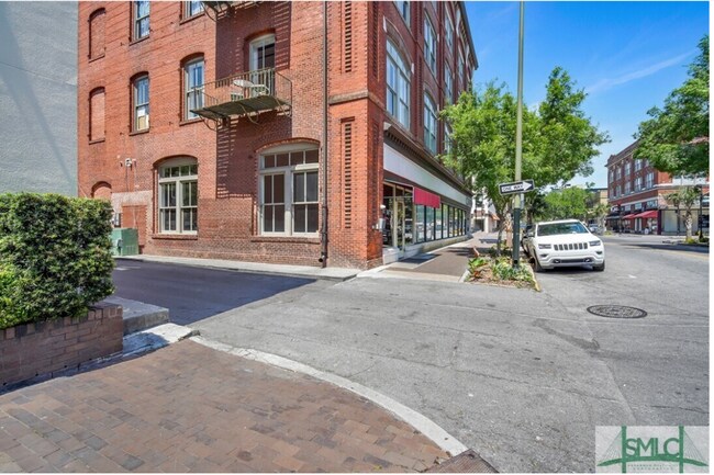 101 Barnard St Unit 300