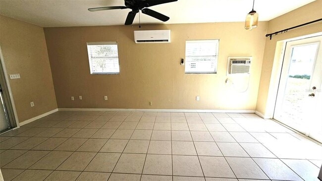 Photo - 865 Palm Ave Unidad A
