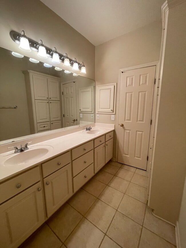 217 Kirkwood Dr