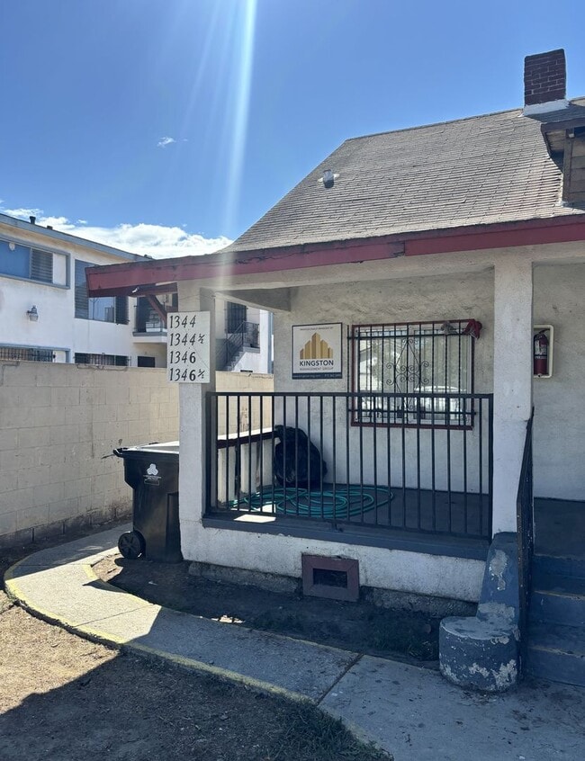 Building Photo - 1344 E 45th St Unit 1344 1/2
