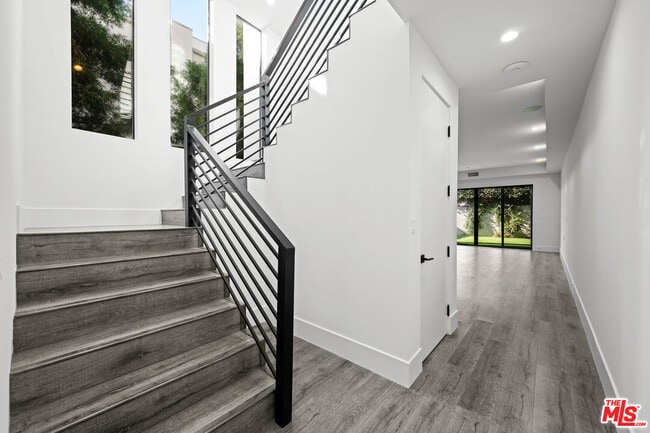 Photo - 1613 S Wooster St