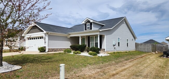 Photo - 3 Bedroom 2 bath Across the street from Fo...