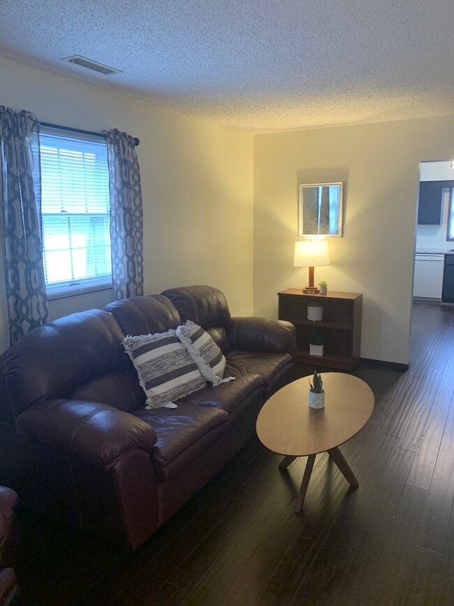 Photo - 617 4th St Unit 2