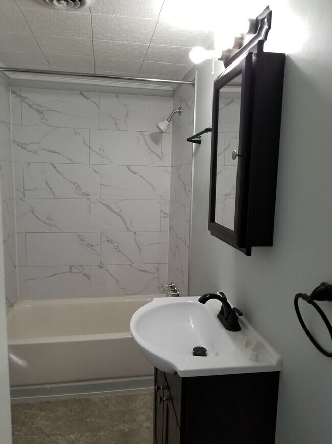 Photo - 224 W North St Unit B