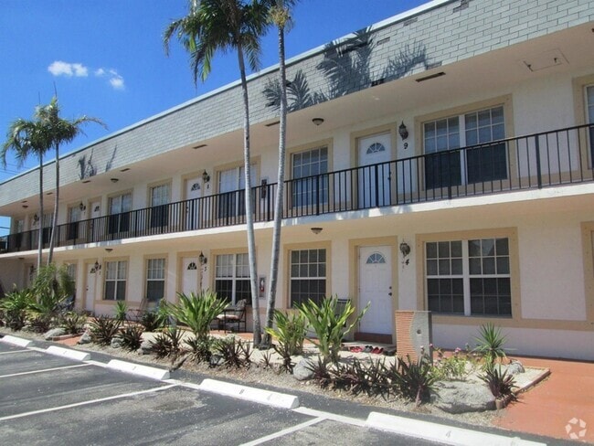 Building Photo - 405 N Cypress Dr Unit 4 Rental