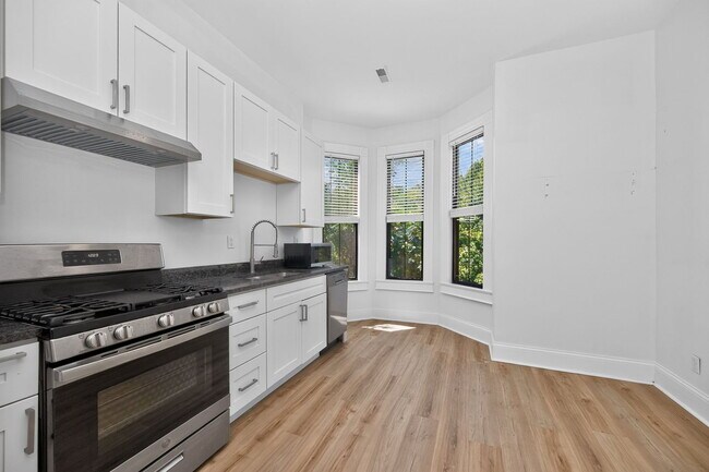 323 Park Ave