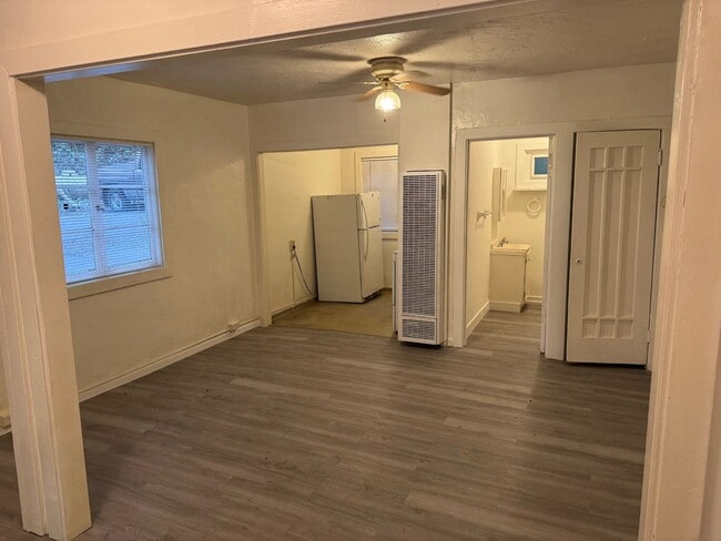 Photo - Redwood Grove Unit APT6