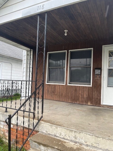 Photo - 118 W Foulkes St