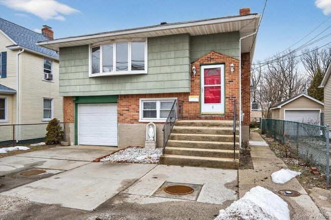 Photo - 9 Bay Beach Ave