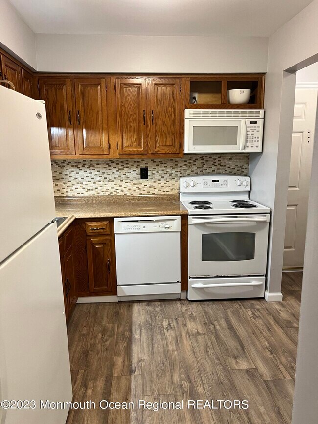 Photo - 604 Wellington Pl