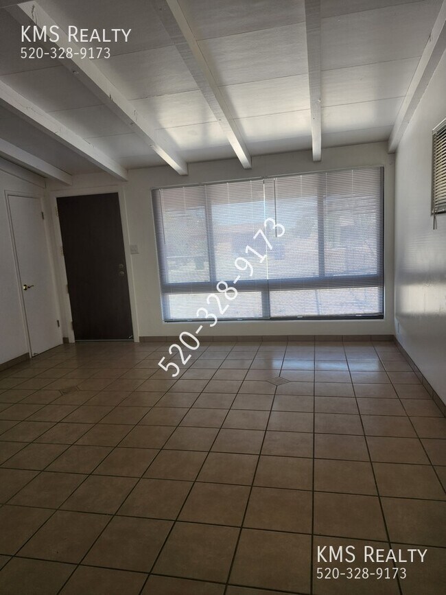 Photo - 208 E Delta Rd