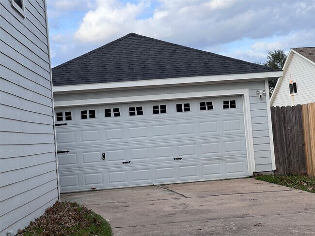 Photo - 19818 Lindenwick Ct