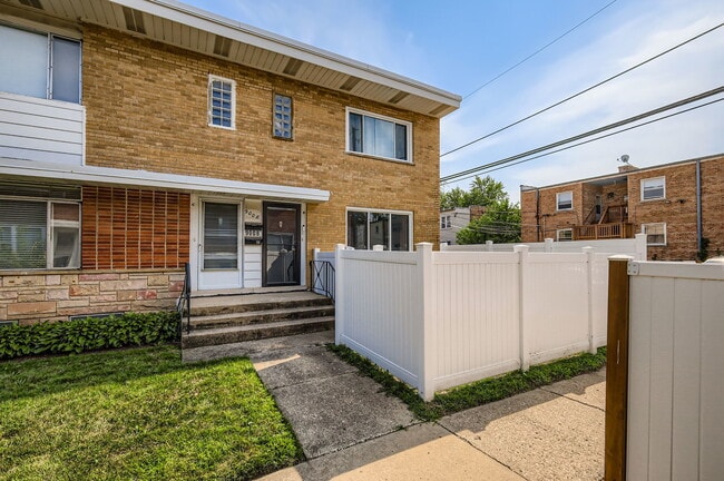 Building Photo - 9008 Skokie Blvd Rental