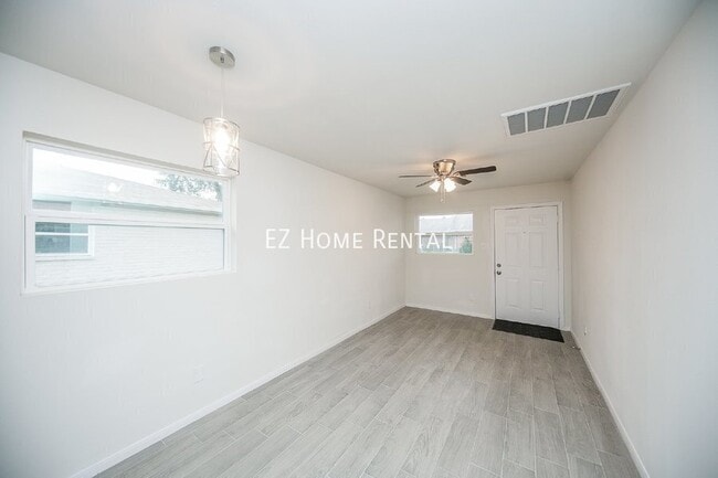 5042 Mallow St Unit B