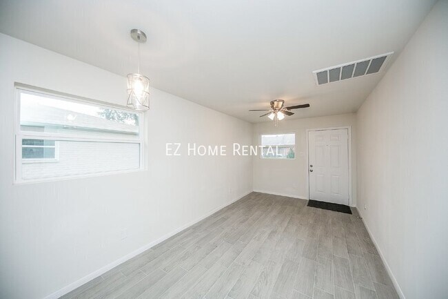 Photo - 5042 Mallow St Unit B