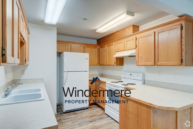 Building Photo - *Half Off 1st Month's Rent* 3 Bedroom, 2 B... Unit B104 Rental