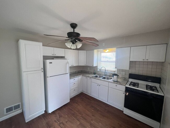 5844 N 83rd St Unit 5844 Lower
