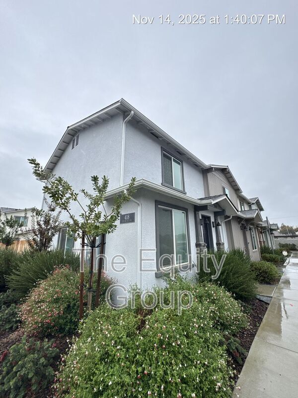 Building Photo - 418 S Summit St Unit #101