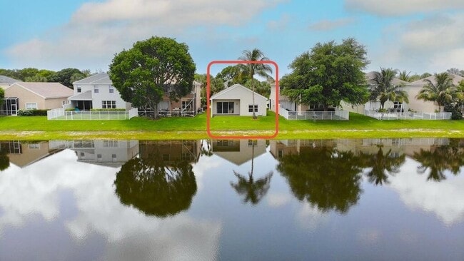 Photo - 137 Canterbury Pl